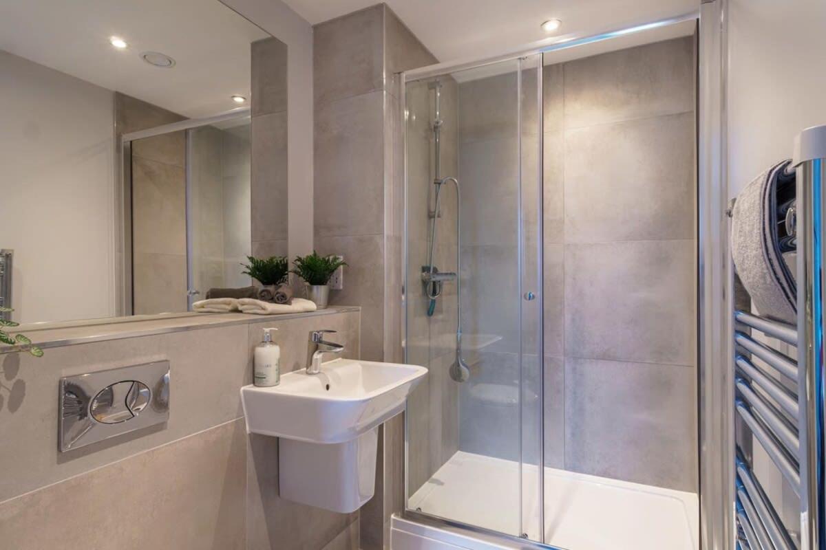 Fantastic 3 Bedroom Manchester Apartment 외부 사진
